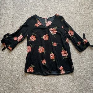 Brina & Em 3/4 Length Sleeve V-Neck Top Black with Pink Floral Size Small